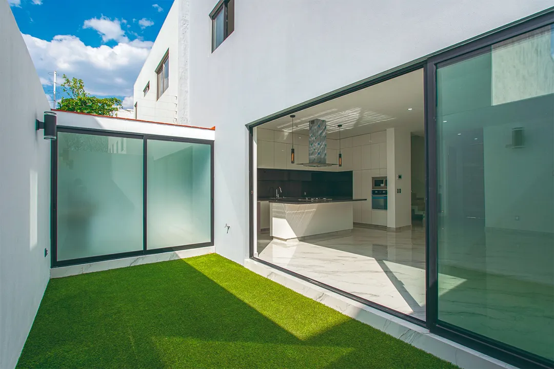 Foto 5 de Casa Residencial Nueva en Fraccionamiento PUNTO SUR ESTE