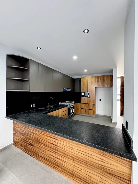 Foto 2 de Casa en venta en Valle Imperial, Zapopan