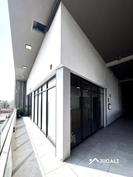Foto 4 de Local en venta en Plaza Punto Faro, Bosques de la Victoria, Guadalajara