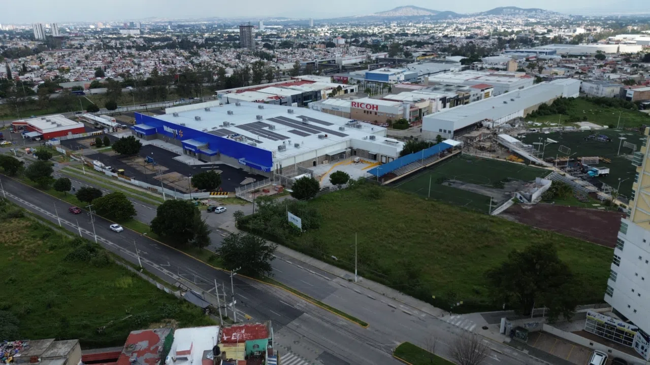 Foto 2 de Terreno comercial en renta