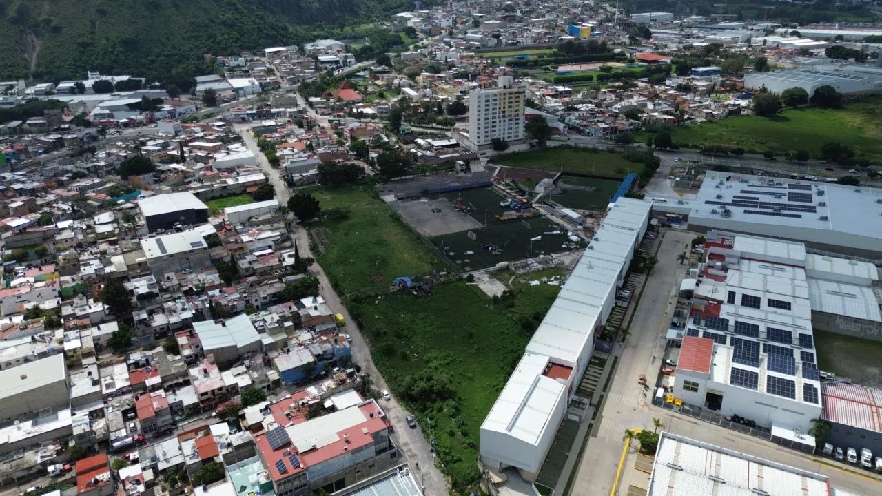 Foto 7 de Terreno comercial en renta
