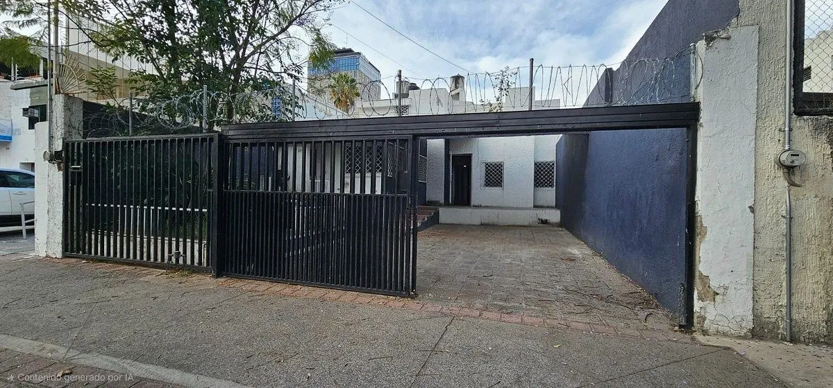 Foto 2 de CASA CON USO MIXTO SOBRE AV HIDALGO