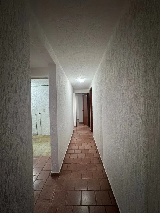 Foto 5 de Amplio Departamento en 2ndo Nivel dentro de Condominio