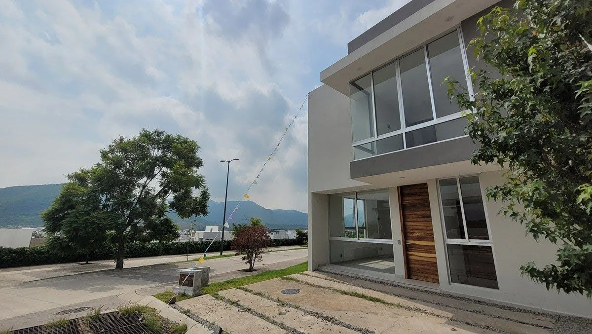 Foto 2 de Casa en Venta en Sendero Montañés, Coto 9, Senderos de Monteverde con Roof Garden