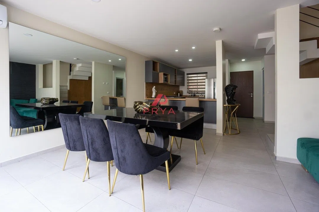 Foto 5 de Casa en Venta en Alva Residencial Zapopan | Esquina con Terreno Excedente