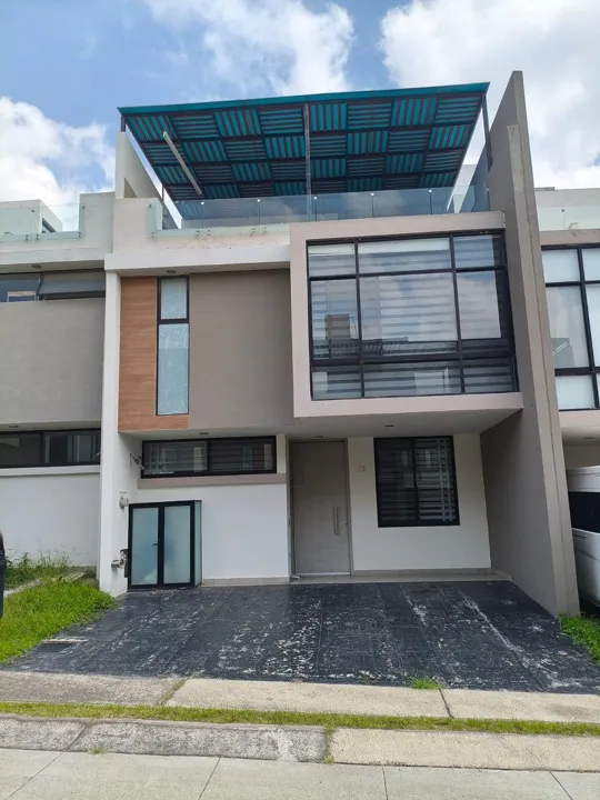 CASA EN RENTA-BELLATERRA CUMBRES PLATINO