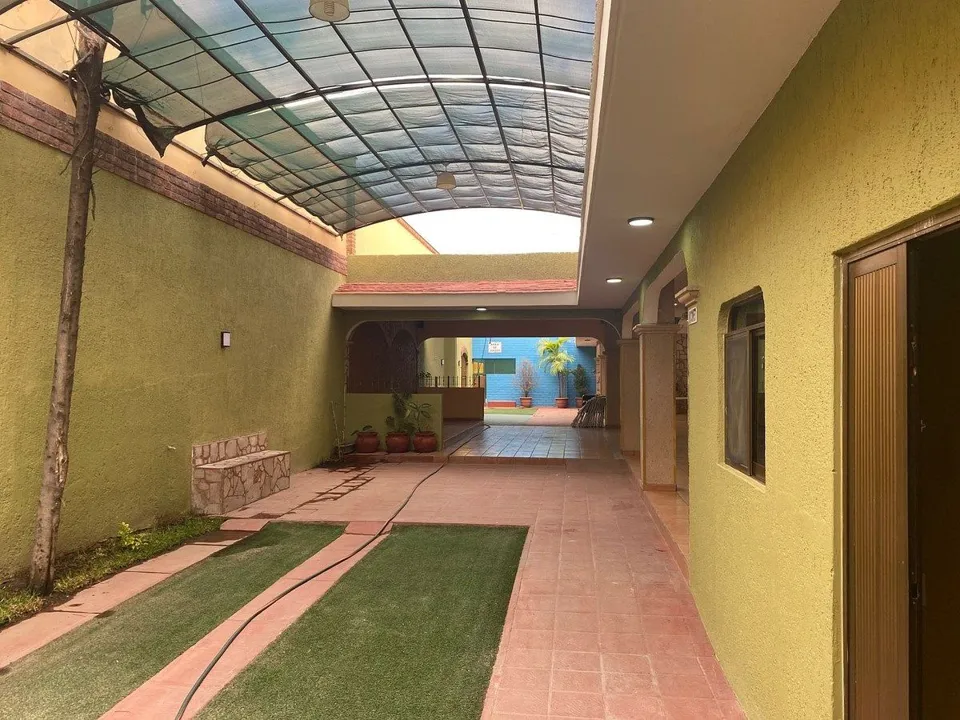 Terreno con salón de eventos con estacionamiento