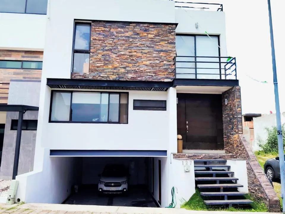 CASA DE LUJO EN VENTA en Argenta Mirador Residencial