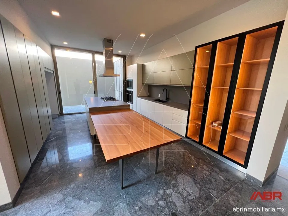 Foto 5 de RESIDENCIA NUEVA EN PUERTA LAS LOMAS 4 RECAMARAS ELEVADOR