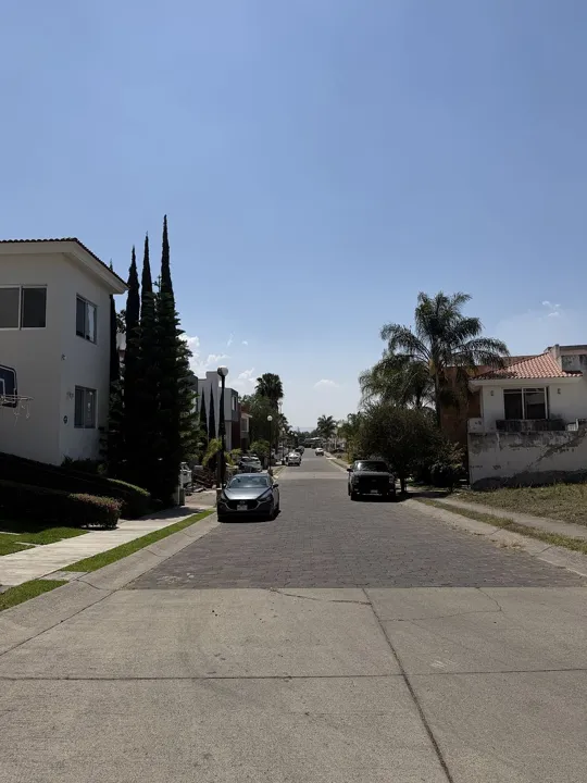 Foto 3 de TERRENO EN VENTA – EN ESQUINA EN FRACCIONAMIENTO BOSQUES DE SANTA ANITA