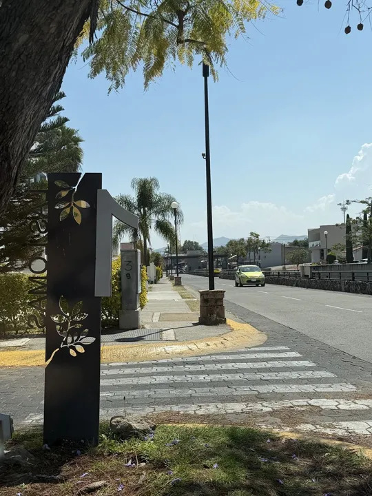 Foto 4 de TERRENO EN VENTA – EN ESQUINA EN FRACCIONAMIENTO BOSQUES DE SANTA ANITA