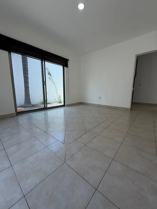 Foto 6 de CASA EN VENTA/RENTA EN JARDÍN REAL