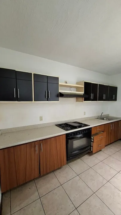 Foto 6 de Casa en Venta en Zapopan | 3 Recámaras + Estudio | 130 m² de Construcción