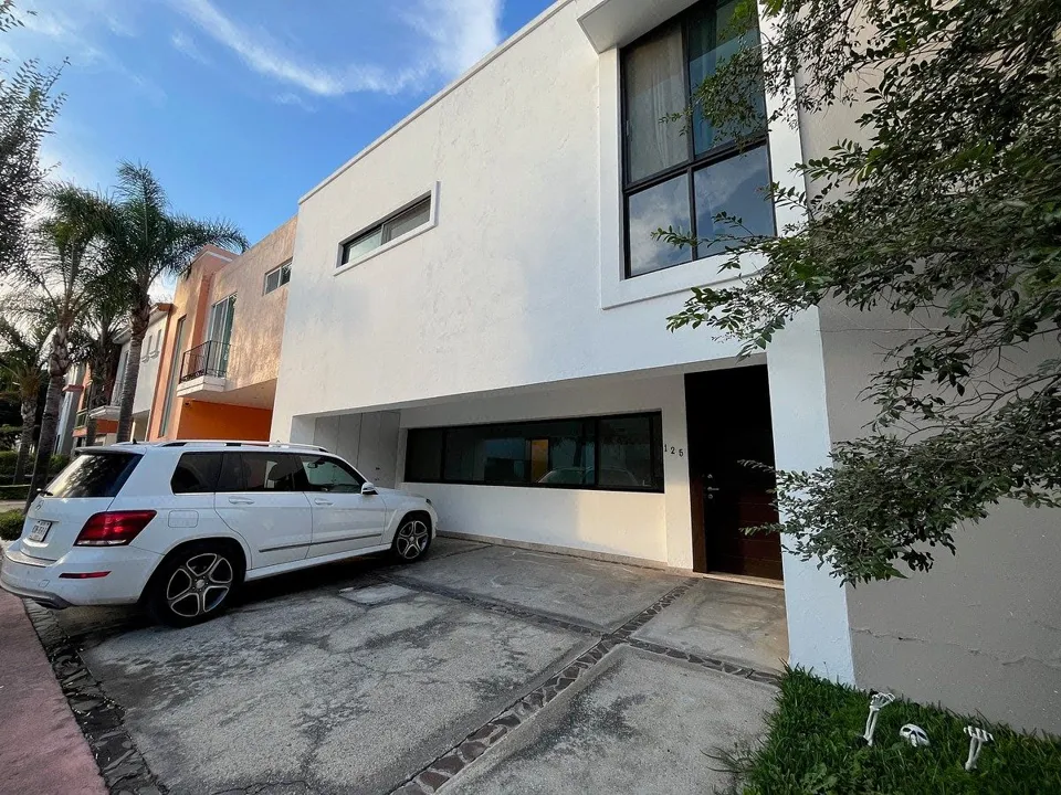 Casa en Renta en Solares Amplia en Zapopan