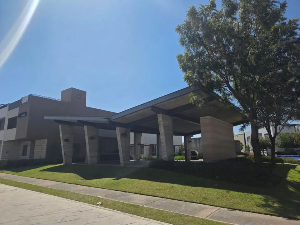 Foto 4 de Terreno en venta en Calle Paseo del Norte, Parques Vallarta, Zapopan