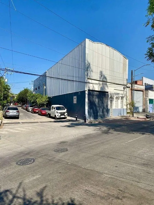 Foto 2 de Se Renta Bodega Sobre Periférico en El Briseño
