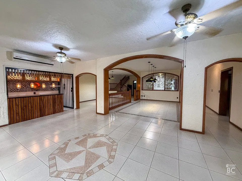 Foto 9 de Casa en Venta en Valle Real | 4 Recámaras + Cuarto de Servicio | Coto Privado