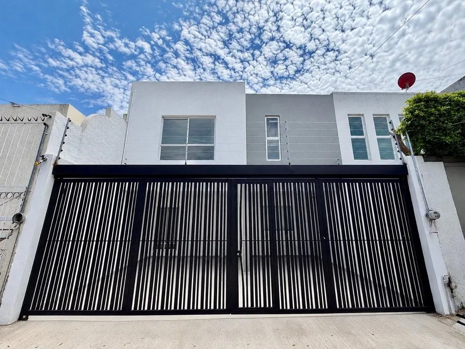 Casa Nueva En Venta En Col. Jardínes Alcalde, Guadalajara