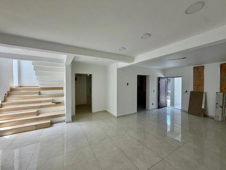 Foto 6 de Casa Nueva En Venta En Col. Jardínes Alcalde, Guadalajara