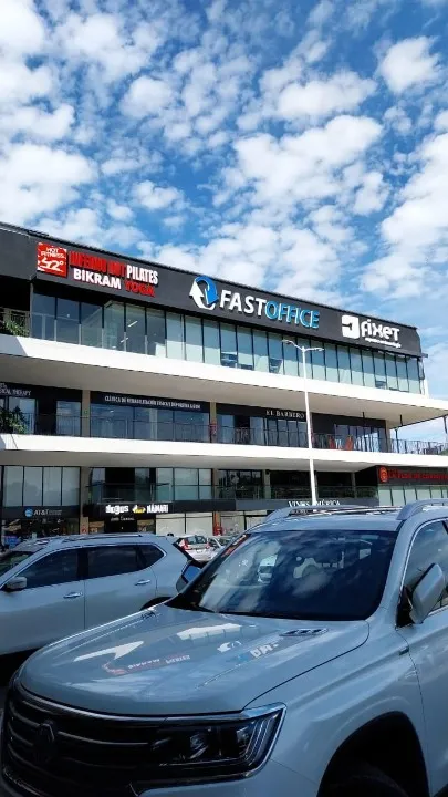 Oficina en renta en Avenida Aviación, San Juan de Ocotán, Zapopan