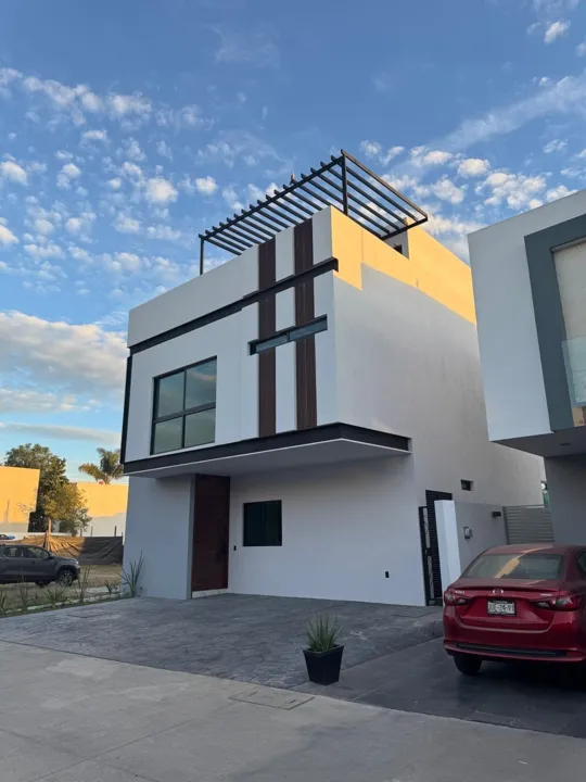 TU OPOTUNIDAD LLEGO, CASA EN SOLARES RESIDENCIAL