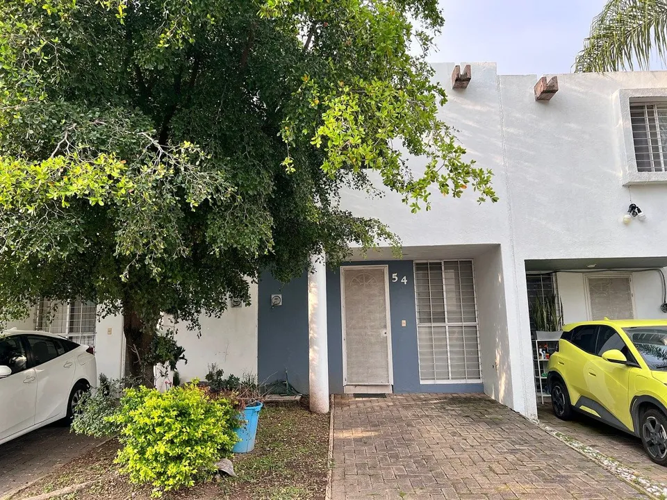 Casa en Venta en Loreto, Tlajomulco | 2 Recámaras | Sala de TV | $2,300,000