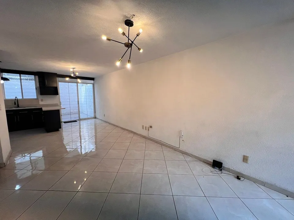 Foto 2 de Casa en Venta en Loreto, Tlajomulco | 2 Recámaras | Sala de TV | $2,300,000