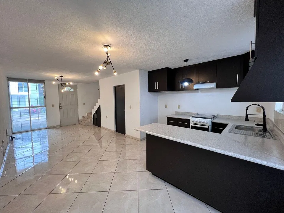Foto 4 de Casa en Venta en Loreto, Tlajomulco | 2 Recámaras | Sala de TV | $2,300,000