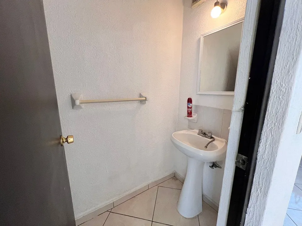 Foto 6 de Casa en Venta en Loreto, Tlajomulco | 2 Recámaras | Sala de TV | $2,300,000