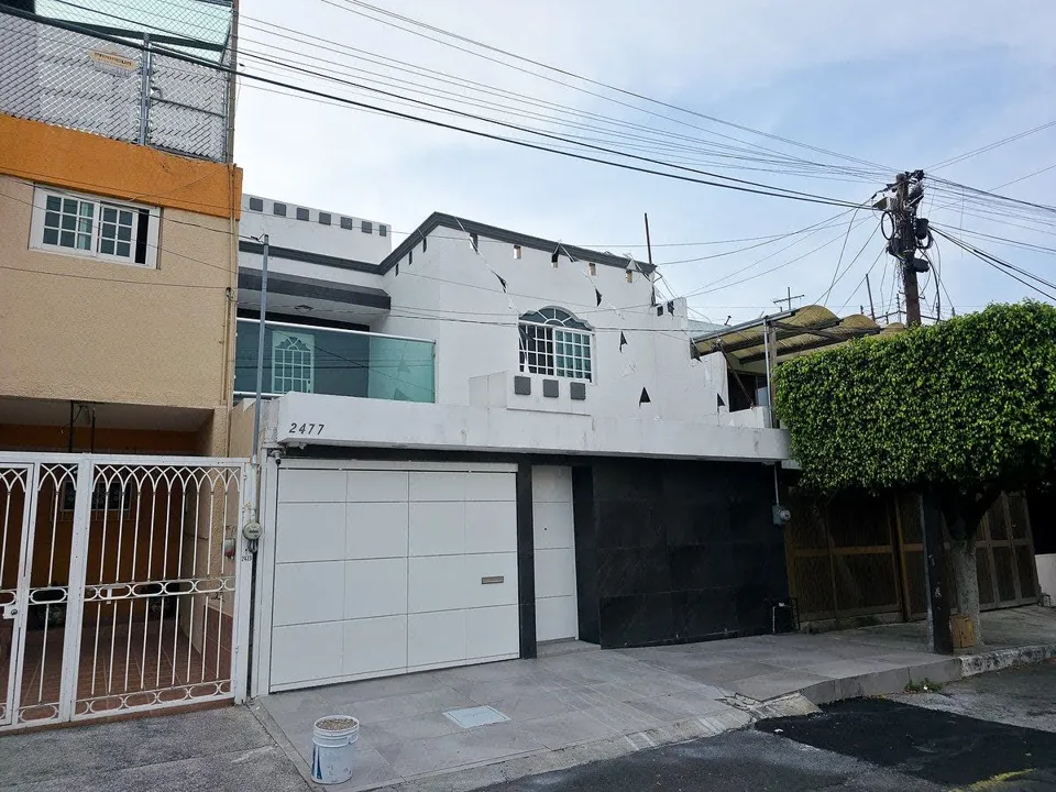 Foto 2 de Casa en Venta en Santa Mónica, Guadalajara