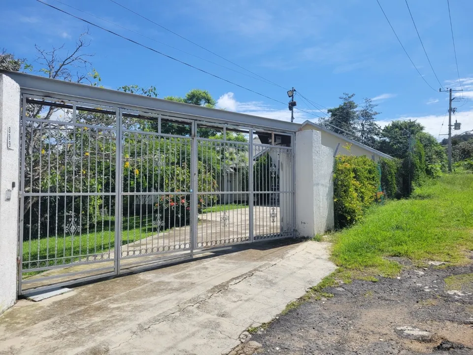 Foto 9 de Casa en renta en Callejon De Los Pinos, La Venta Del Astillero, Zapopan