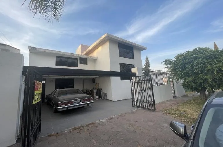 Casa en venta en REMANSO DE LOS LAURELES, BUGAMBILIAS, ZAPOPAN