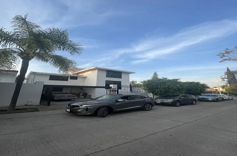 Foto 2 de Casa en venta en REMANSO DE LOS LAURELES, BUGAMBILIAS, ZAPOPAN