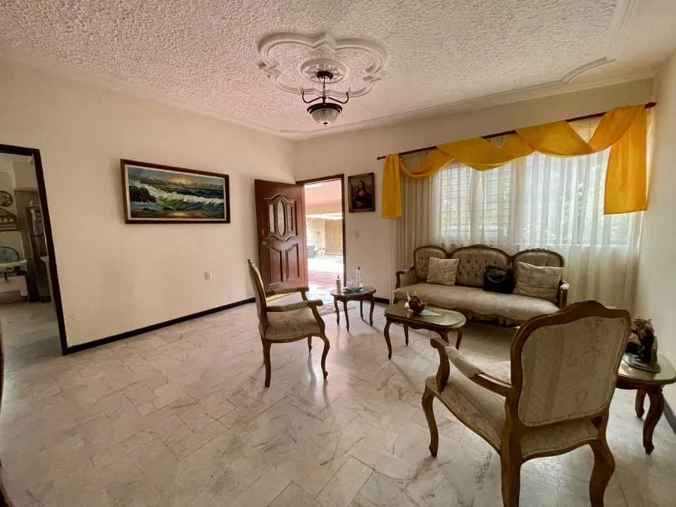 Foto 2 de Casa en venta en Calle Cuitláhuac, Ciudad del Sol, Zapopan