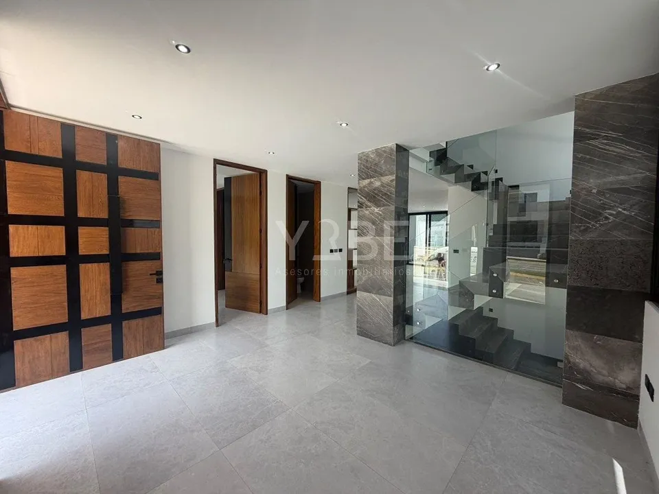Foto 3 de En venta CASA DE LUJO en Valle Imperial