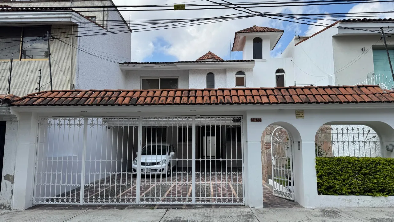 Oficina en renta en Calle León Tolstoi, Jardines Universidad, Zapopan