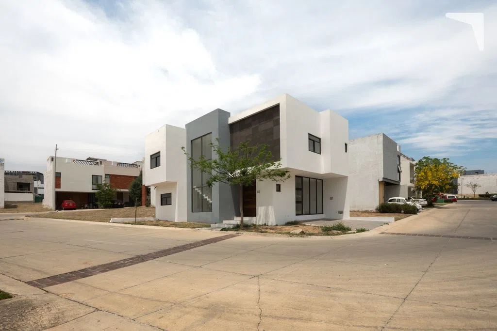 CASA EN COTO SIVEC