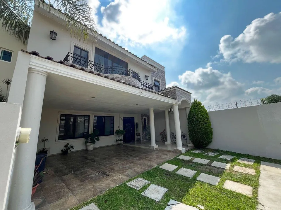 Foto 2 de Casa en venta en San Martín del Tajo, Tlajomulco, Jalisco