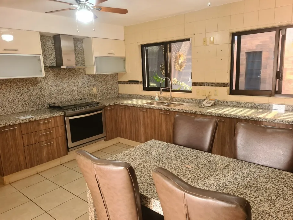 Foto 6 de Casa en venta en Circuito del Lince Norte, Ciudad Bugambilias, Zapopan