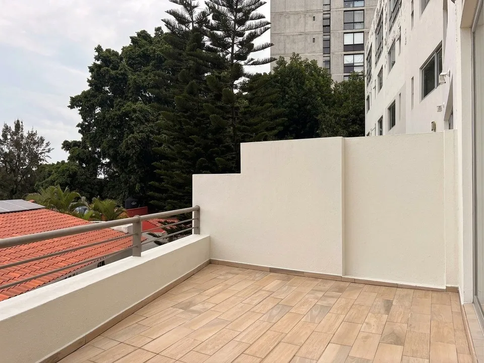 Foto 3 de Departamento en dos niveles con terraza privada en RENTA.