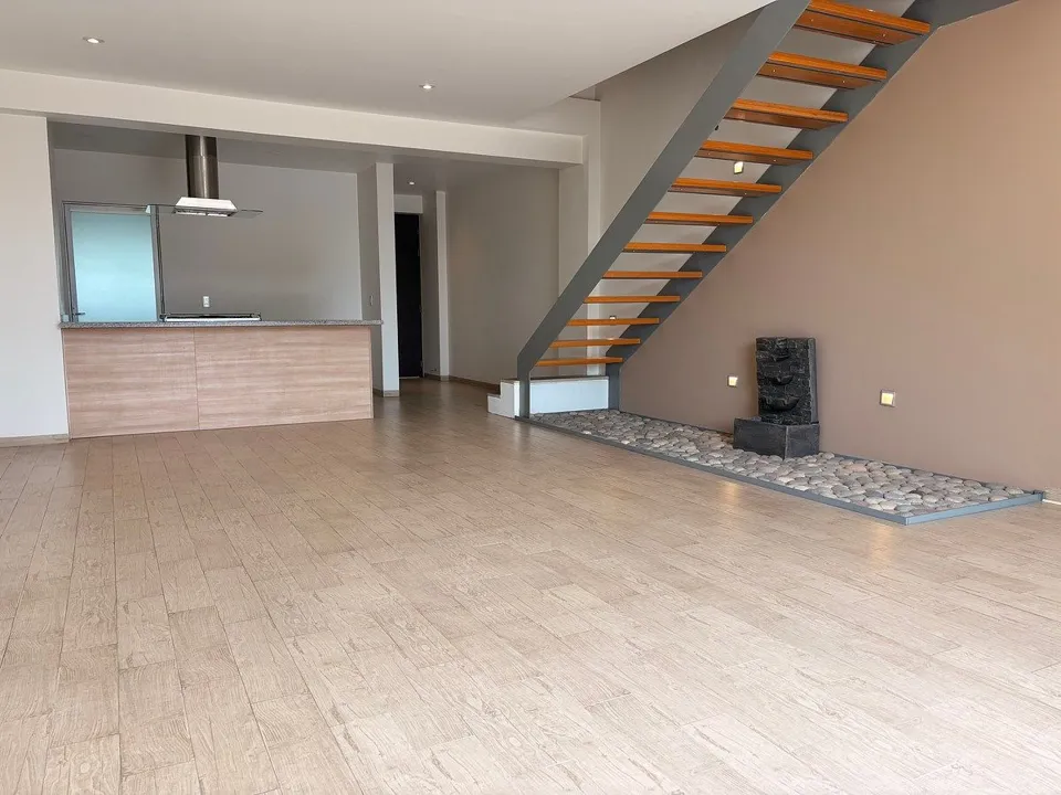 Foto 4 de Departamento en dos niveles con terraza privada en RENTA.