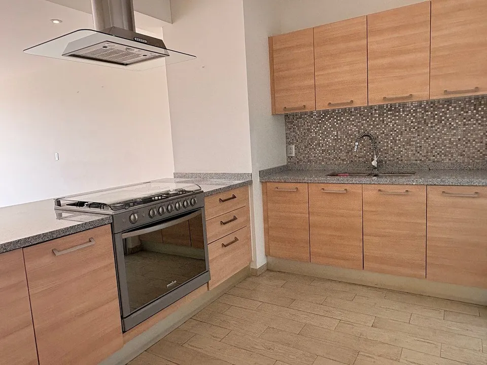 Foto 6 de Departamento en dos niveles con terraza privada en RENTA.