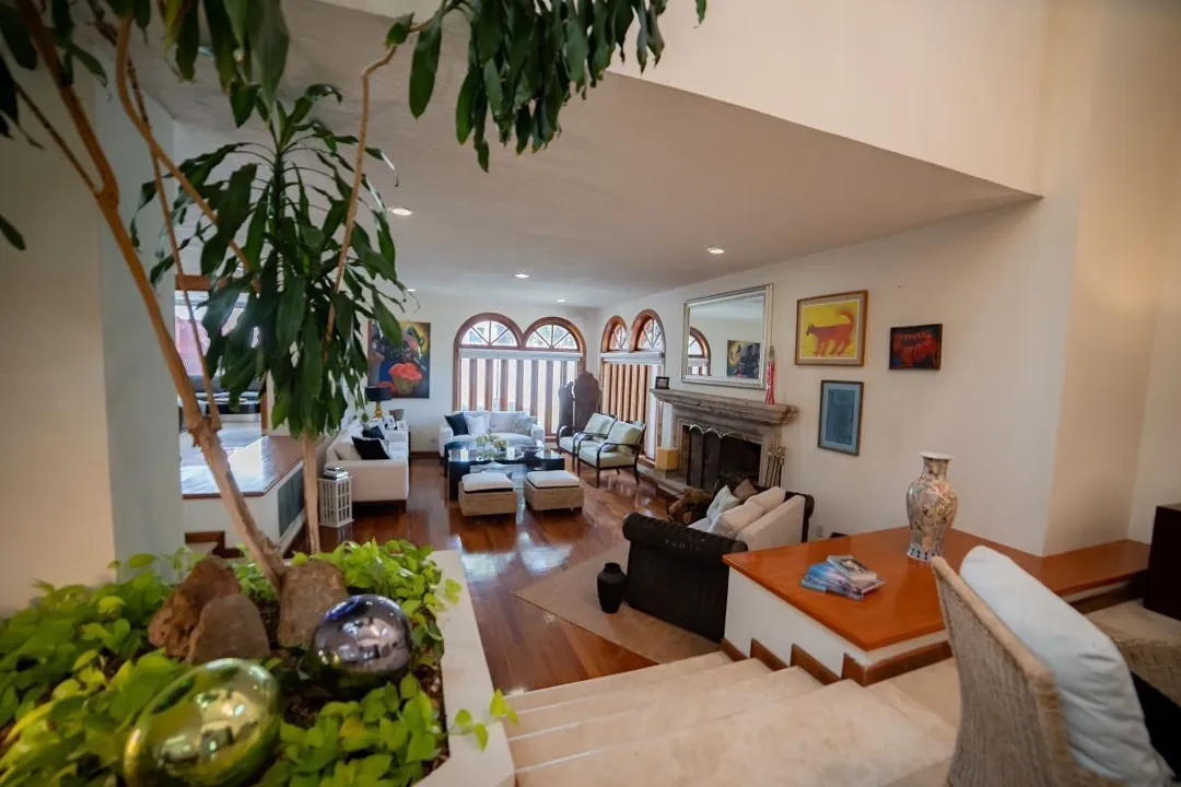Foto 5 de Residencia Contemporánea Súper Amplia en Valle Real