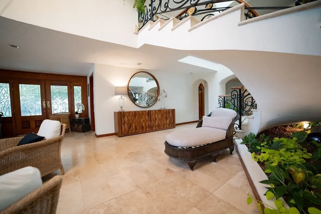 Foto 6 de Residencia Contemporánea Súper Amplia en Valle Real