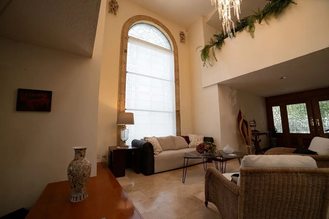 Foto 7 de Residencia Contemporánea Súper Amplia en Valle Real