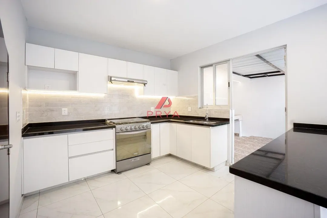 Foto 5 de Casa en venta en Valle Imperial, Zapopan, de 4 recámaras y Roof Garden.