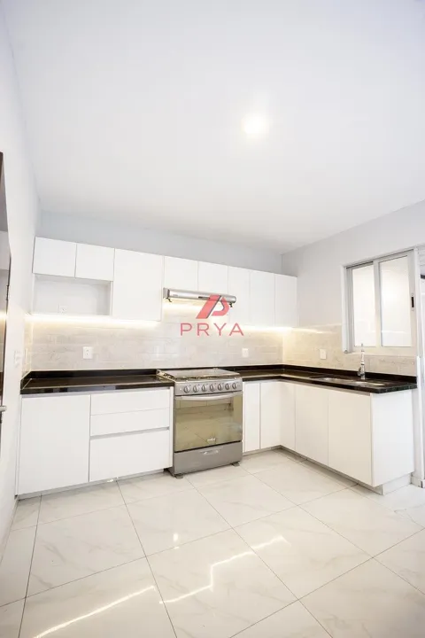 Foto 6 de Casa en venta en Valle Imperial, Zapopan, de 4 recámaras y Roof Garden.