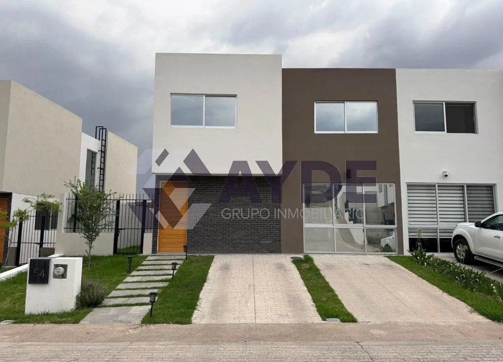 CASA EN VENTA EN COLINAS DE SAN ISIDRO INT. 54