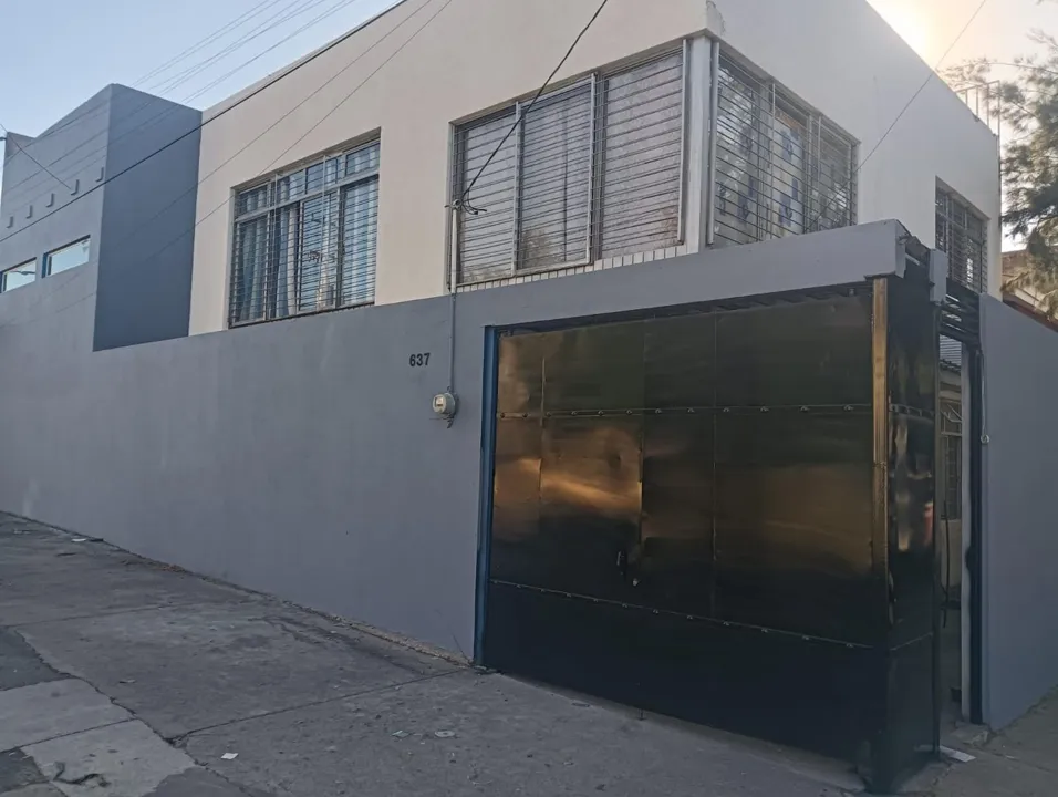 Casa en venta Calle Pedro Celestino Negrete 637, Col. El Mirador, 44370 Guadalajara, Jalisco.