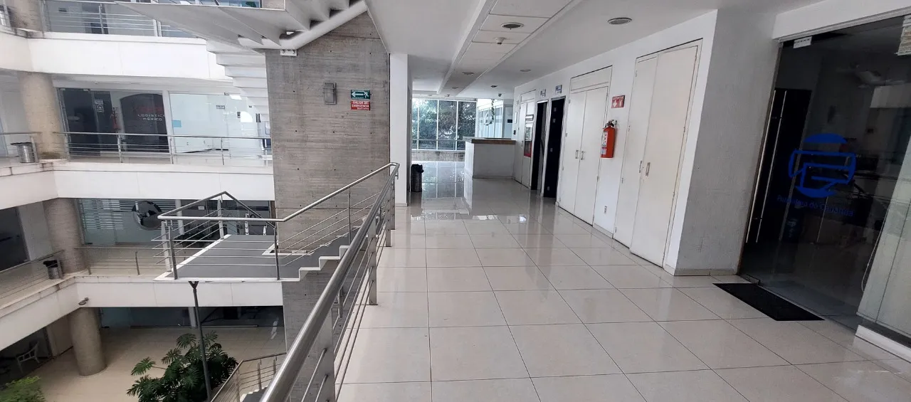 Oficina en venta en AV NICOLAS COPERNICO, ARBOLEDAS, ZAPOPAN